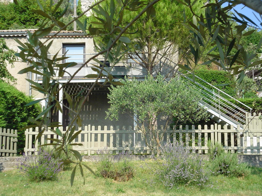 La Cabane De Pepe Emilien Bed & Breakfast Chomerac Ngoại thất bức ảnh