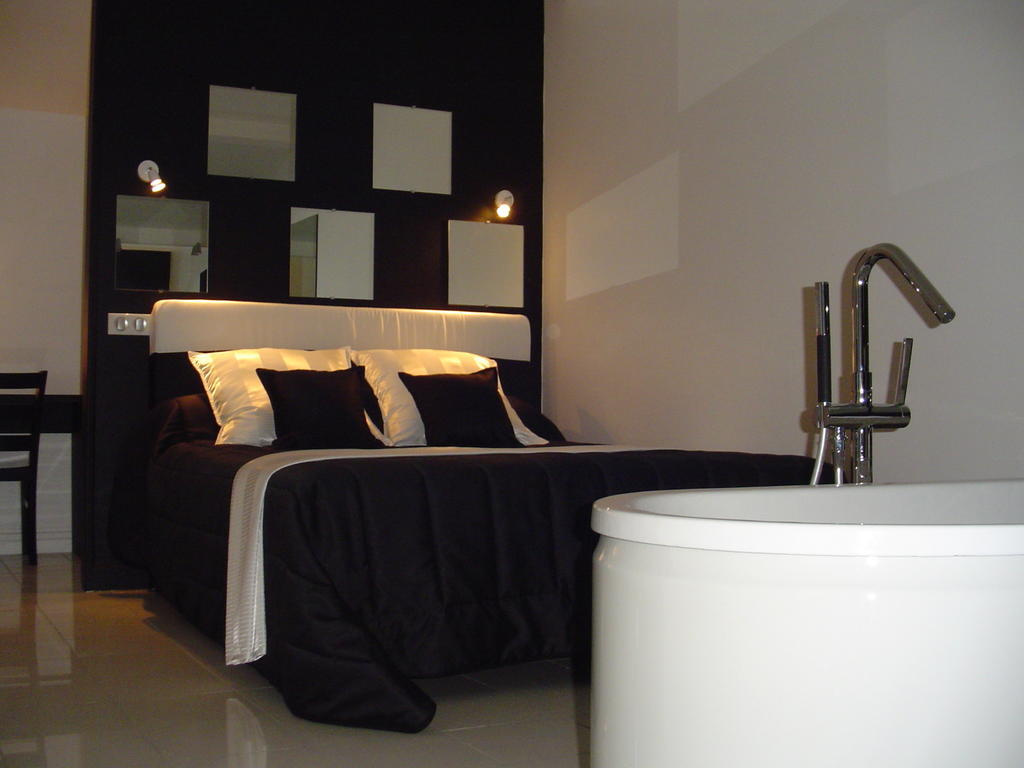 La Cabane De Pepe Emilien Bed & Breakfast Chomerac Phòng bức ảnh
